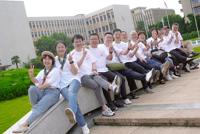 ������У�Ѿۻ�