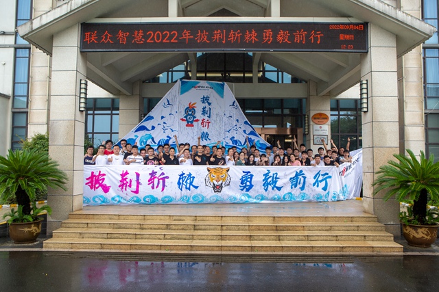 ����ն�� ����ǰ�С��������ǻ�������������촬�����Ž���